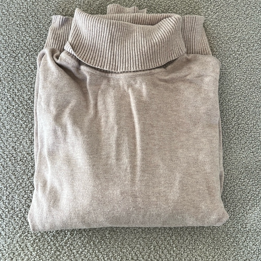 LAST CHANCE Joseph a sweater turtleneck large